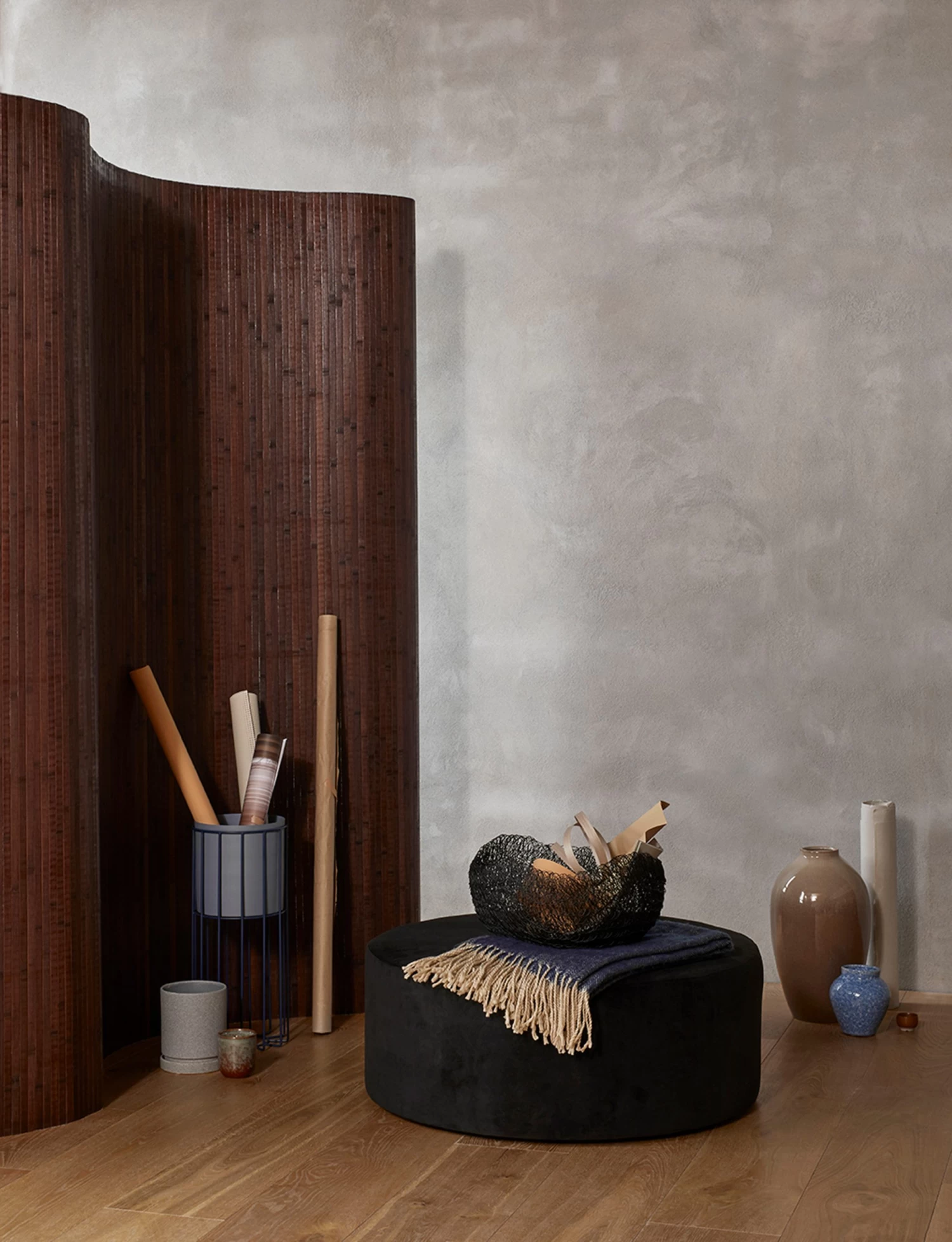 Broste Copenhagen Fenja Blumentopf Mit Gestell 2 Teile Ø25cm 2 Broste Copenhagen Fenja Blumentopf Mit Gestell 2 Teile Ø25cm – Bild 2