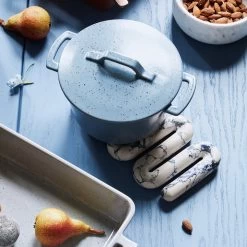 Broste Copenhagen - Orla Untersetzer, 14 X 25 Cm, Crémeweiß / Blau 11 Broste Copenhagen - Orla Untersetzer, 14 X 25 Cm, Crémeweiß / Blau -Broste Copenhagen Broste Copenhagen AW21 Ambiente 45 2