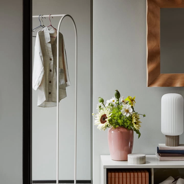 Broste Copenhagen - Archie Garderobenständer Mit Spiegel, Schwarz 4 Broste Copenhagen - Archie Garderobenständer Mit Spiegel, Schwarz – Bild 4