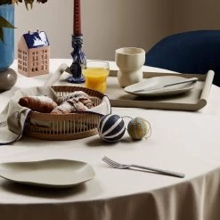 Broste Copenhagen - Taro Rattan-Korb (3er-Set) -Broste Copenhagen Broste Copenhagen Charlie Serviertablett Limfjord Becher Ambiente 2 2