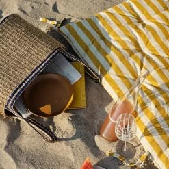 Broste Copenhagen - Lykke Korb, Natural / Jelly Green (2er-Set) -Broste Copenhagen Broste Copenhagen Lykke Korb natural baja blue Situation 3 1