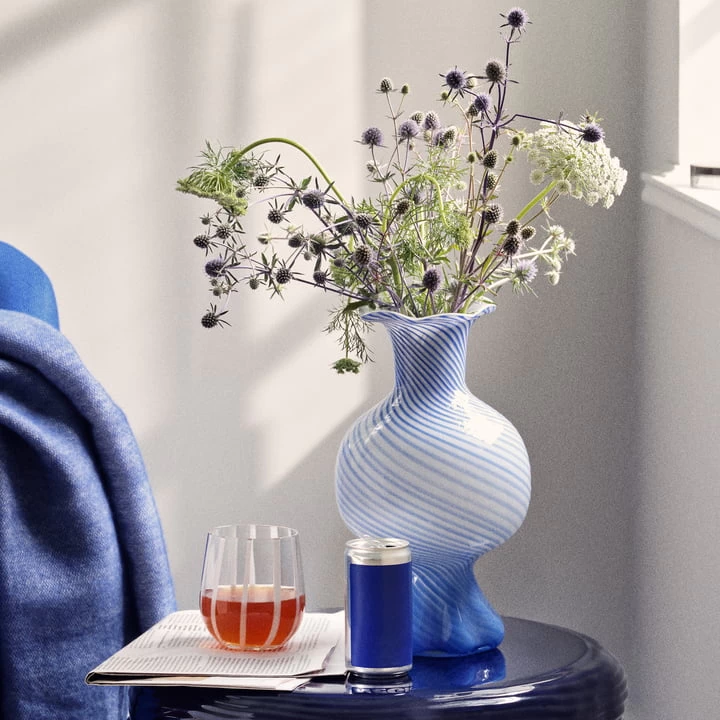 Broste Copenhagen - Mella Vase, Intense Blue / Off-white 3 Broste Copenhagen - Mella Vase, Intense Blue / Off-white – Bild 3
