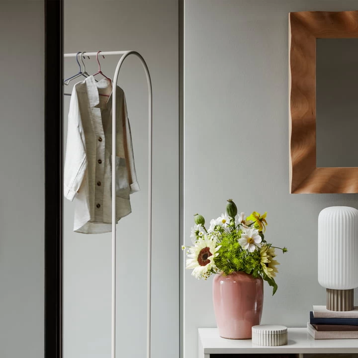 Broste Copenhagen - Mio Kleiderbügel, Sand (3er-Set) 3 Broste Copenhagen - Mio Kleiderbügel, Sand (3er-Set) – Bild 3