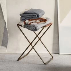 Broste Copenhagen -Broste Copenhagen Broste Copenhagen Nola Klapphocker Kupfer antique Situation 2