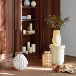 Broste Copenhagen - Wide Vase, Ø 30 X H 30 Cm, Smoked Pearl 24 Broste Copenhagen - Wide Vase, Ø 30 X H 30 Cm, Smoked Pearl -Broste Copenhagen Broste Copenhagen Wide Vase Ambiente 2 2